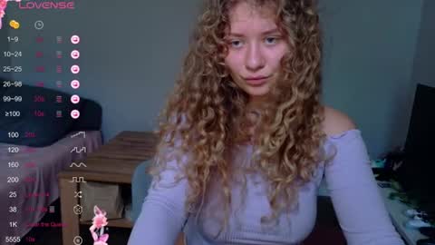 Snapshot of milounee chatting on 3, 7, 2026 milounee online show from 3, 7, 2026