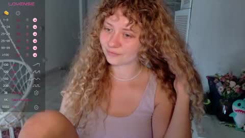 Snapshot of milounee chatting on 7, 8, 2026 milounee online show from 7, 8, 2026