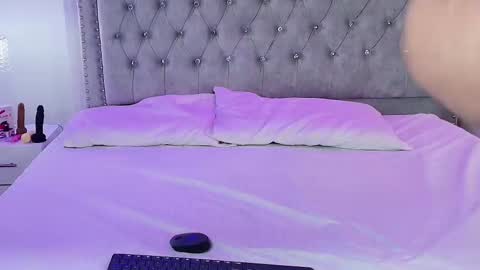 Milu ballmer  online show from 19, 2, 2025