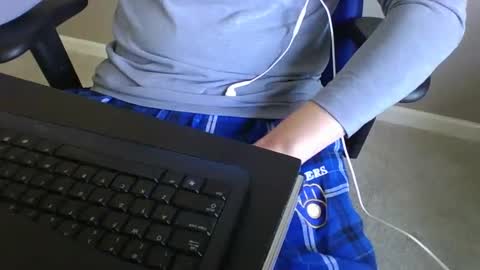 Snapshot of milwaukeebadger24 chatting on 24, 1, 2025 milwaukeebadger24 online show from 24, 1, 2025