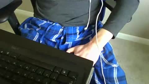 Snapshot of milwaukeebadger24 chatting on 12, 3, 2025 milwaukeebadger24 online show from 12, 3, 2025