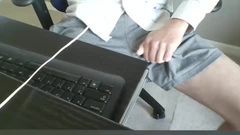 Snapshot of milwaukeebadger24 chatting on 12, 9, 2025 milwaukeebadger24 online show from 12, 9, 2025