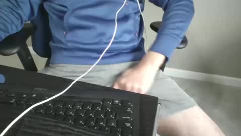 Snapshot of milwaukeebadger24 chatting on 10, 10, 2025 milwaukeebadger24 online show from 10, 10, 2025