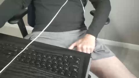 Snapshot of milwaukeebadger24 chatting on 15, 10, 2025 milwaukeebadger24 online show from 15, 10, 2025