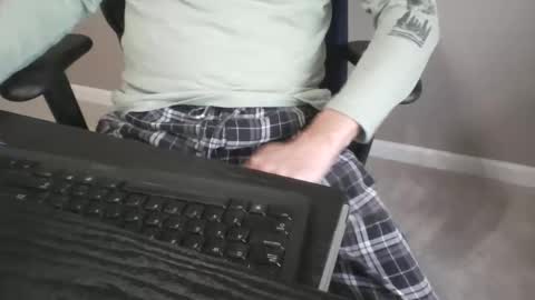 Snapshot of milwaukeebadger24 chatting on 29, 10, 2025 milwaukeebadger24 online show from 29, 10, 2025