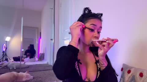 Snapshot of mimibabyxxx chatting on 23, 10, 2025 Mimi Baby online show from 23, 10, 2025