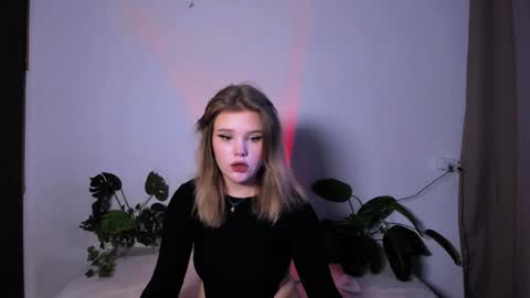 hi Im Mina  online show from 22, 1, 2025