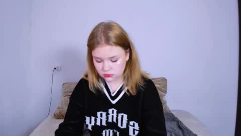 hi Im Mina  online show from 22, 10, 2025