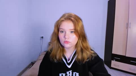 hi Im Mina  online show from 11, 11, 2025