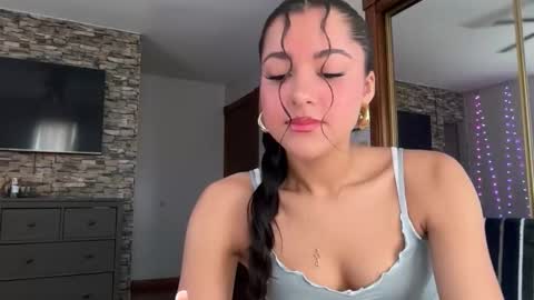 Snapshot of minahoneyy38 chatting on 19, 3, 2026 Mina online show from 19, 3, 2026