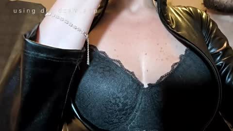 MinaMask online show from 8, 3, 2026