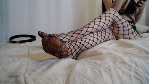 Snapshot of mindyourmanners_ chatting on 12, 10, 2025 mindyourmanners_ online show from 12, 10, 2025