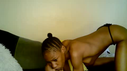 Snapshot of minieme001 chatting on 14, 3, 2026 minieme001 online show from 14, 3, 2026