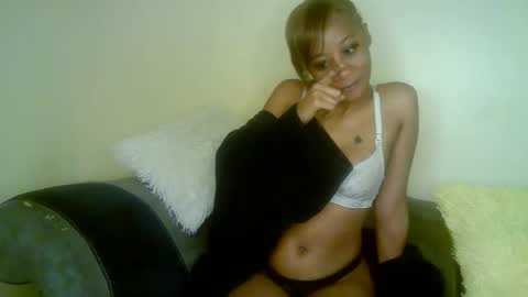 Snapshot of minieme001 chatting on 22, 3, 2026 minieme001 online show from 22, 3, 2026