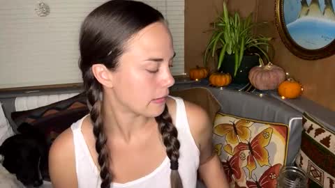 Snapshot of minimaggie chatting on 9, 11, 2025 minimaggie online show from 9, 11, 2025