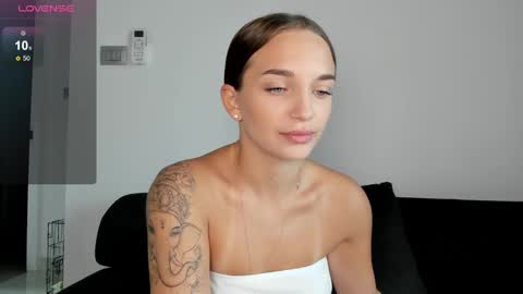 Snapshot of minimaia chatting on 13, 12, 2024 Maya online show from 13, 12, 2024