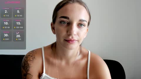 Snapshot of minimaia chatting on 6, 1, 2025 Maya online show from 6, 1, 2025