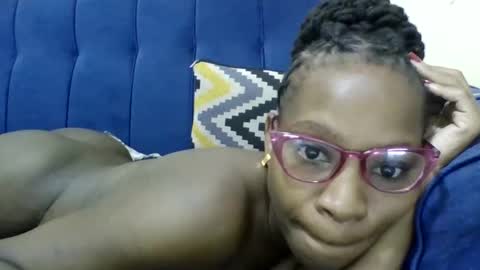 Snapshot of minlavine chatting on 8, 5, 2026 minlavine online show from 8, 5, 2026