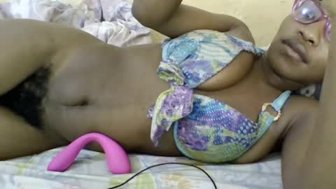 Snapshot of minlavine chatting on 24, 7, 2026 minlavine online show from 24, 7, 2026