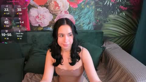 Snapshot of minniiemile chatting on 21, 12, 2025 Minnie online show from 21, 12, 2025