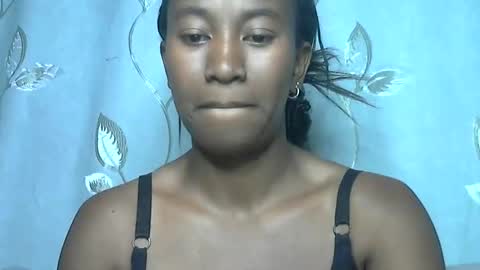 minouch211907 online show from 19, 4, 2026