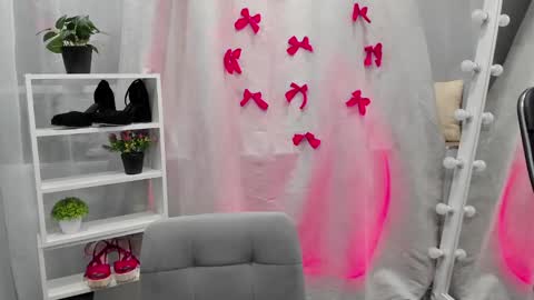 Snapshot of mipsymipson chatting on 4, 2, 2025 NEXT STREAM NOVEMBER 27282930 online show from 4, 2, 2025