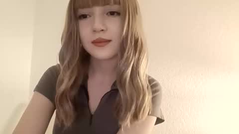 Snapshot of mira_doll chatting on 19, 3, 2026 Mira doll online show from 19, 3, 2026