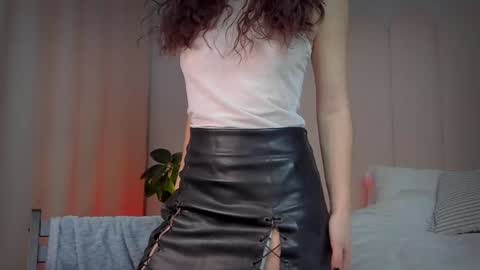 Snapshot of mira_kraviz chatting on 17, 1, 2025 Mira online show from 17, 1, 2025