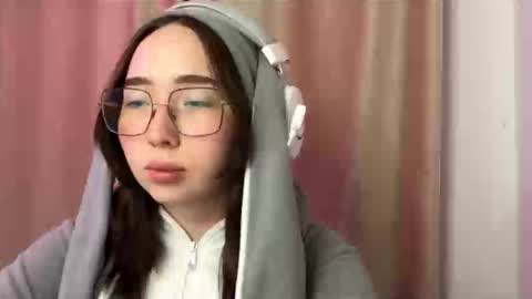 mira_light_ online show from 6, 10, 2025