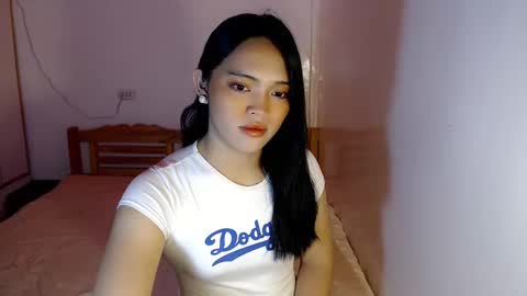 Snapshot of mira_luna222 chatting on 4, 12, 2024 Mira Bella online show from 4, 12, 2024
