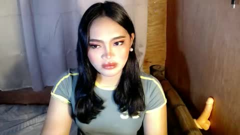 Snapshot of mira_luna222 chatting on 17, 11, 2025 Mira Bella online show from 17, 11, 2025