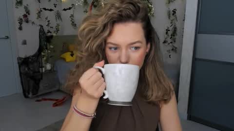 Emma online show from 30, 10, 2025