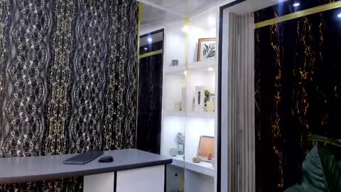 Snapshot of mirandarossi chatting on 1, 10, 2025 Miranda online show from 1, 10, 2025