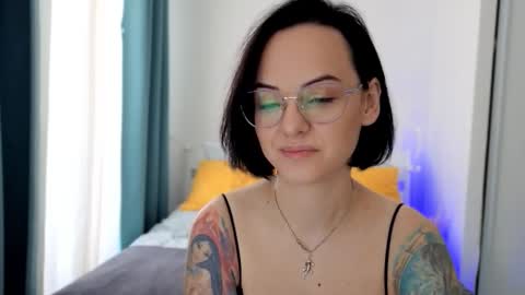 Snapshot of miraskyy chatting on 1, 10, 2025 MiraSkyy online show from 1, 10, 2025