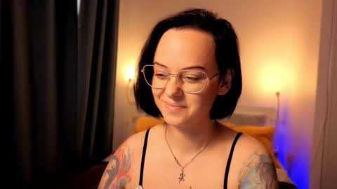 Snapshot of miraskyy chatting on 3, 10, 2025 MiraSkyy online show from 3, 10, 2025