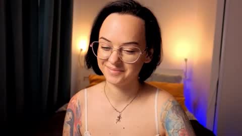 Snapshot of miraskyy chatting on 4, 10, 2025 MiraSkyy online show from 4, 10, 2025