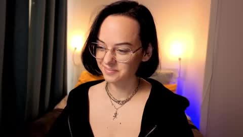 Snapshot of miraskyy chatting on 6, 10, 2025 MiraSkyy online show from 6, 10, 2025