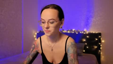 MiraSkyy online show from 5, 5, 2026