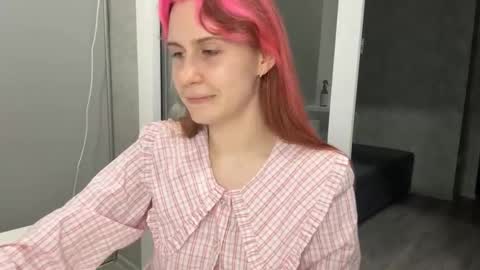 Snapshot of mishahartwigsen chatting on 24, 9, 2025 Molly online show from 24, 9, 2025