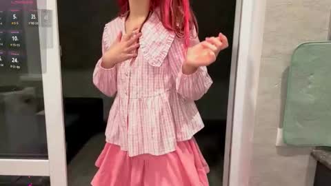 Snapshot of mishahartwigsen chatting on 27, 9, 2025 Molly online show from 27, 9, 2025