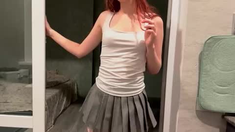 Snapshot of mishahartwigsen chatting on 17, 10, 2025 Molly online show from 17, 10, 2025