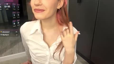 Snapshot of mishahartwigsen chatting on 30, 10, 2025 Molly online show from 30, 10, 2025