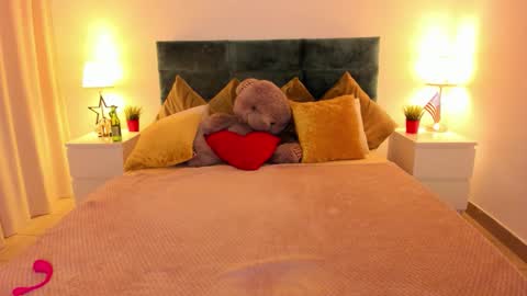 mishapallmer online show from 24, 9, 2025