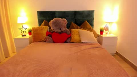 mishapallmer online show from 11, 10, 2025