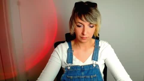Mishelle online show from 3, 5, 2026
