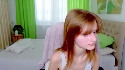Snapshot of miss___alisa chatting on 4, 2, 2026 Alisa NONNUDE online show from 4, 2, 2026