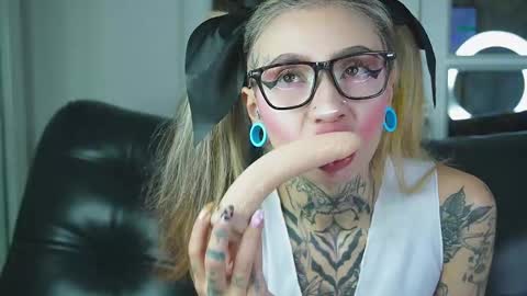 miss___angel online show from 10, 3, 2026