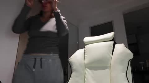 miss_ann_1 online show from 4, 5, 2026