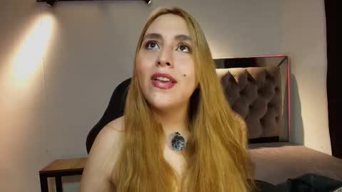 Snapshot of miss_anny18 chatting on 15, 12, 2025 Anny online show from 15, 12, 2025