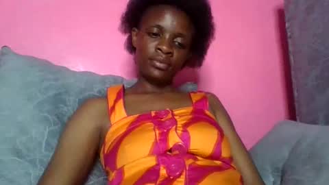 Snapshot of miss_belllo chatting on 5, 12, 2025 miss_belllo online show from 5, 12, 2025